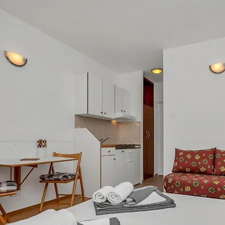 And By The Sea Baska Voda, Makarska - 2578 Guest house